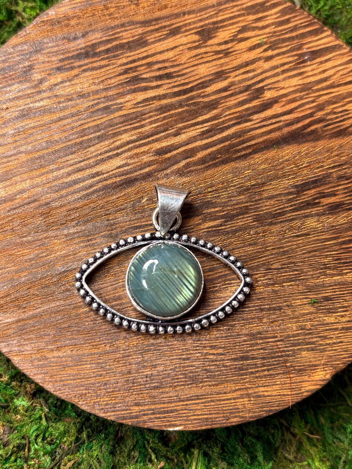 🧿 Labradorite Pendant